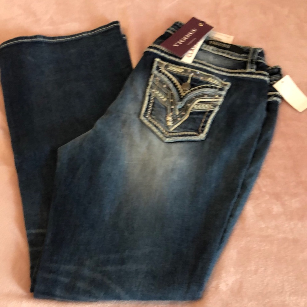 NWT Plus size Vigoss Classic Fit Bootcut, Flap Pocket Jeans. Size 16.